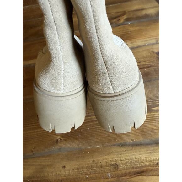 Steve Madden Hutch Chunky Platform Chelsea Boots sz 8.5 Beige Suede Combat Ankle - Picture 5 of 5